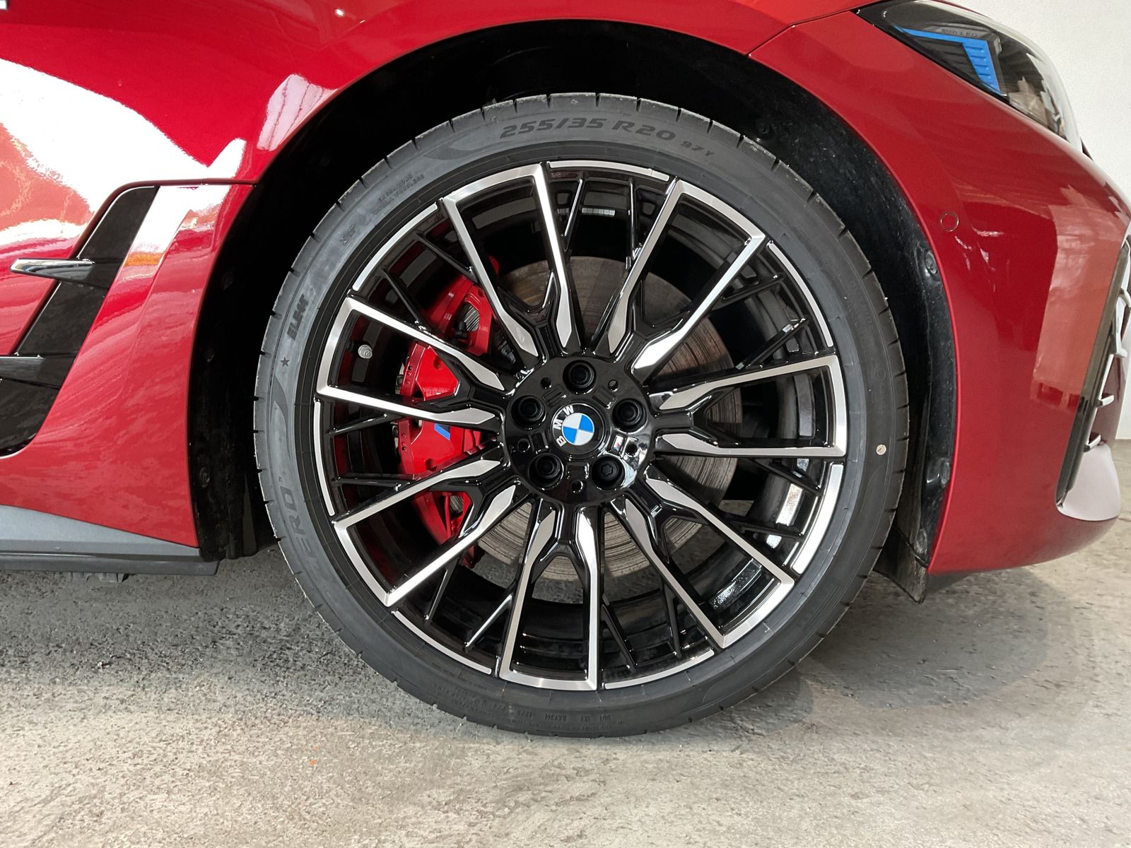 Fahrzeugabbildung BMW i4 M60 |Glasdach |M Sportpaket Pro |20" M LMR
