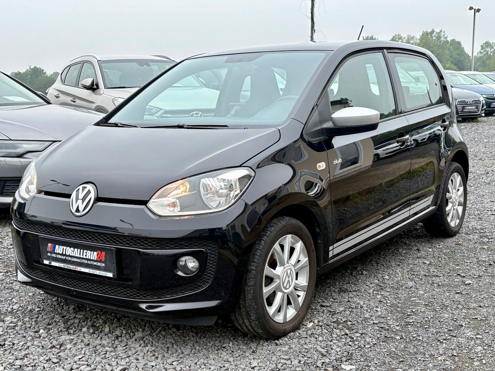 Fahrzeugabbildung Volkswagen up! 1.0 club up! Navi SHZ Klima 2.HD SCHECKHEFT