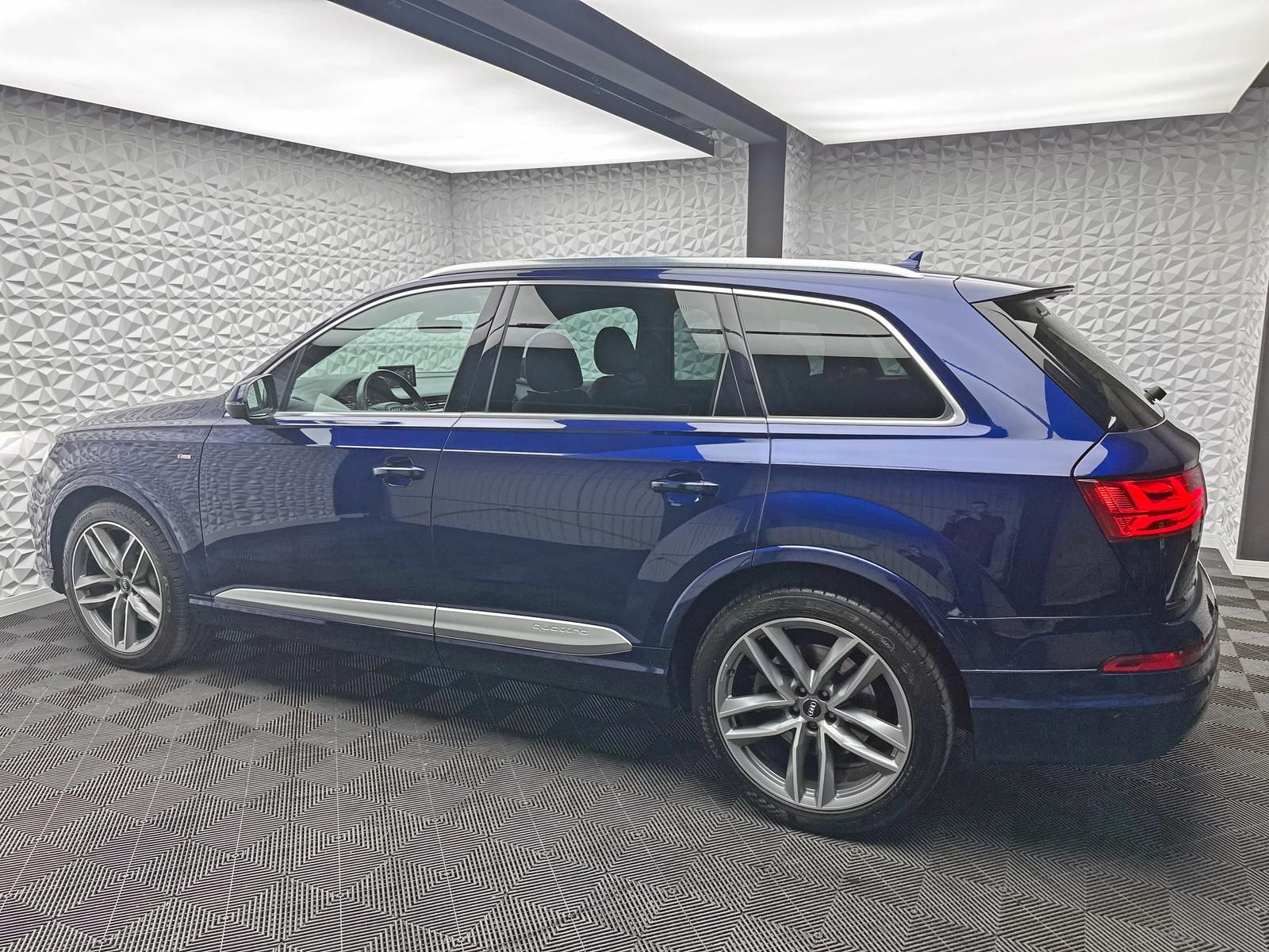 Fahrzeugabbildung Audi Q7 50 TDI S-LINE PLUS/MATRIX/ACC/LUFT/STHZ/NIGHT