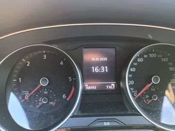 Volkswagen Passat - 9