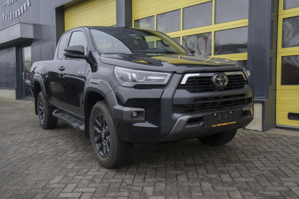 Toyota Hilux 2.8 D-4D Xtra Cab Invincible MY 2025 BPM V