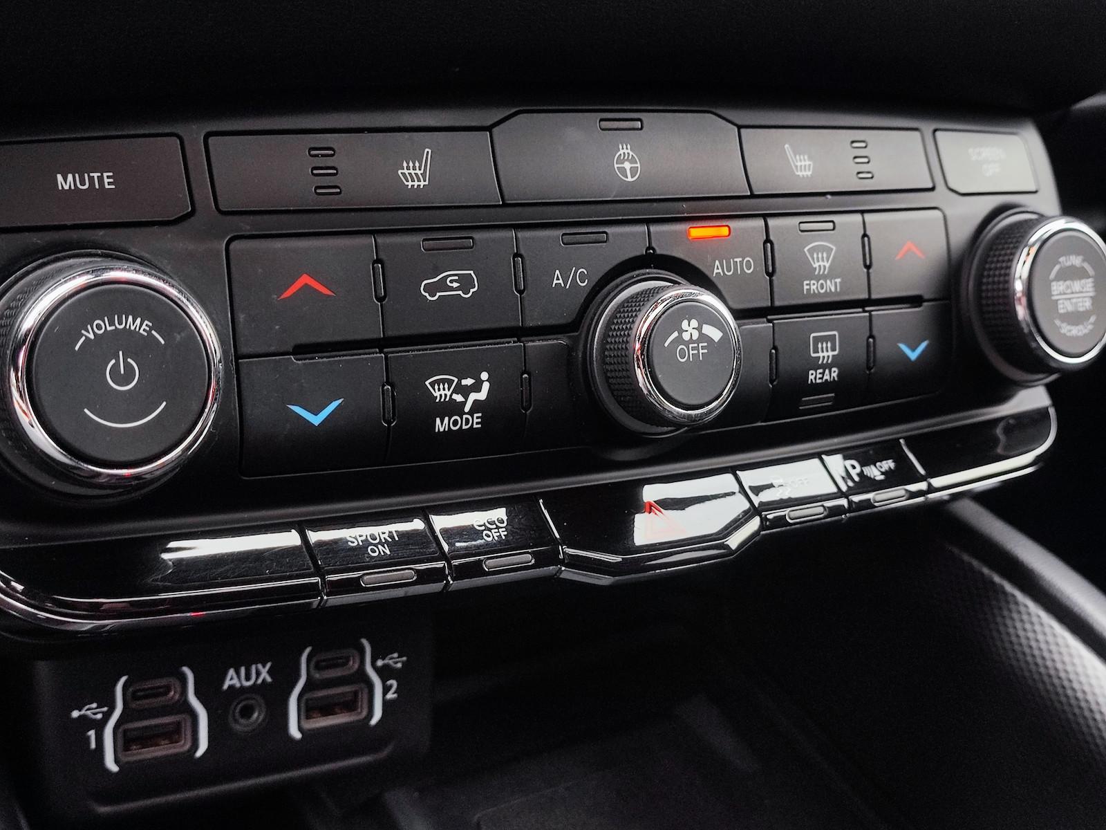 Dodge Durango R/T Blacktop 345 V8 HEMI AWD LEDER SHZ, миниатюра 17