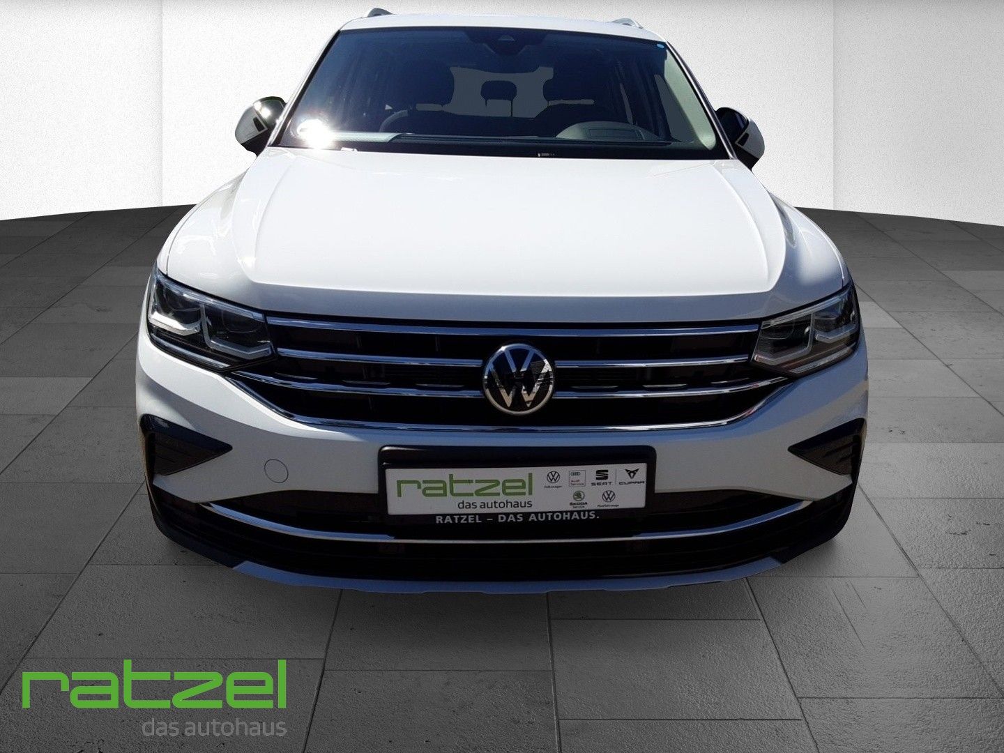 Fahrzeugabbildung Volkswagen Tiguan 4Motion Elegance 2.0 TDI 7-Gang-DSG