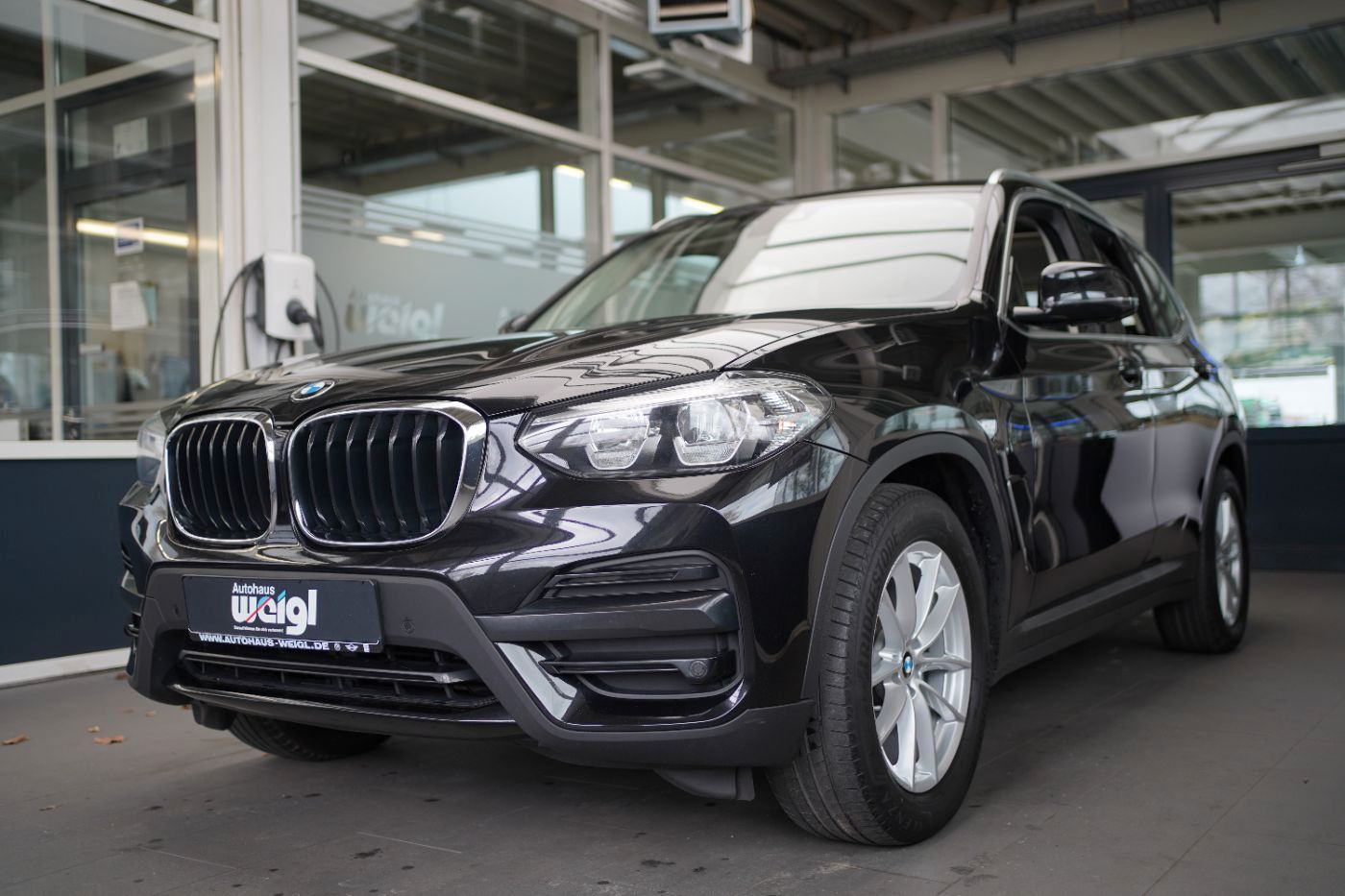 Fahrzeugabbildung BMW X3 xDrive 20d Advantage +Glasdach+HeadUp+HiFi+PD