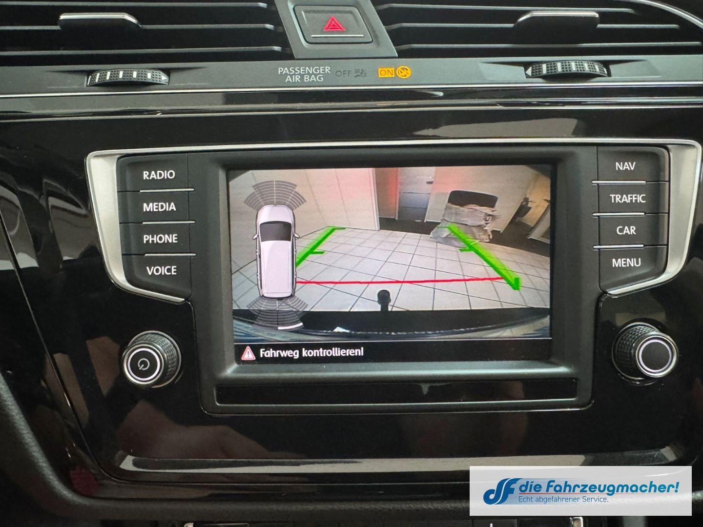Fahrzeugabbildung Volkswagen Touran Comfortline TDi  DSGPano LED Navi Massage
