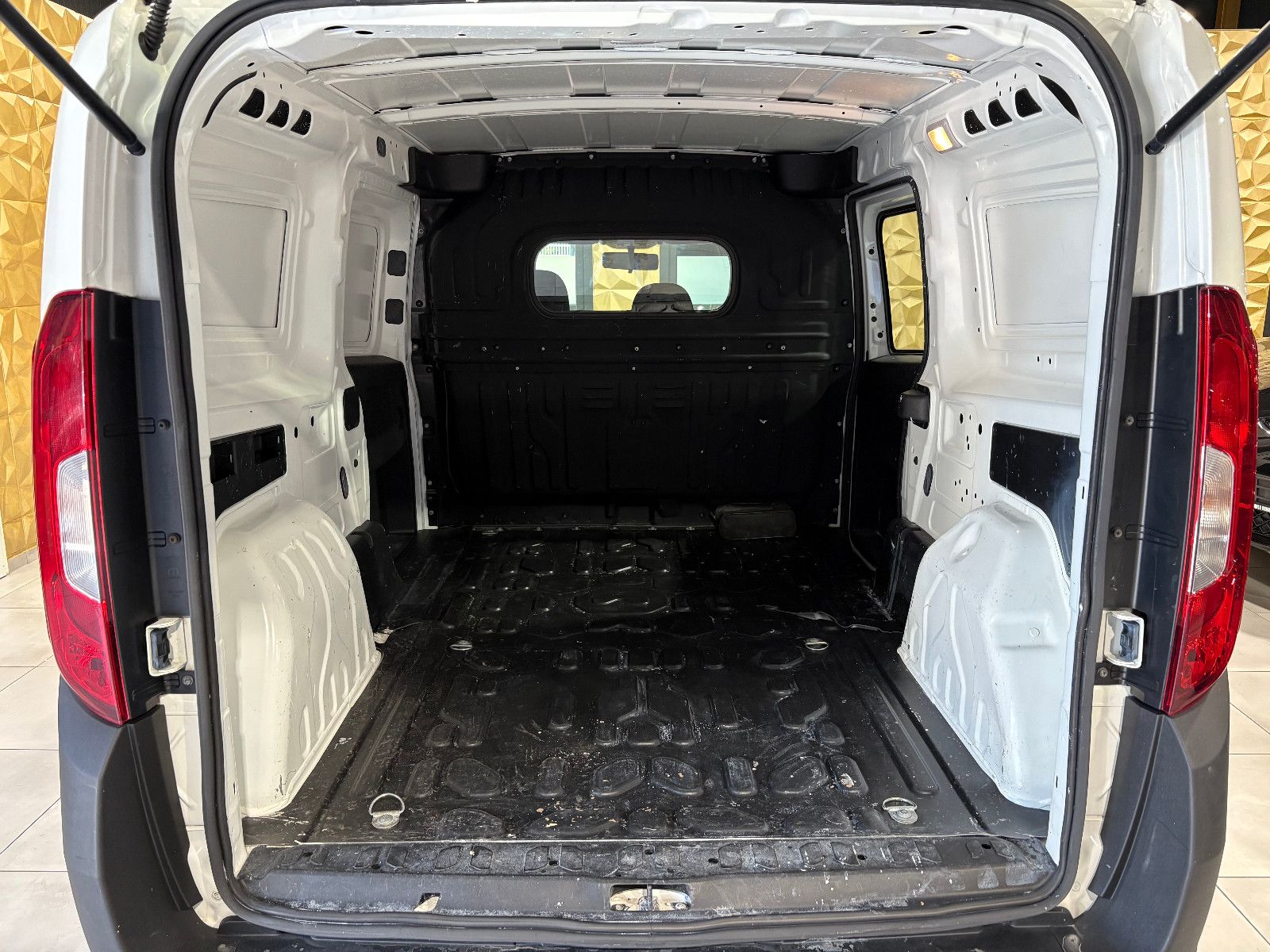 Fahrzeugabbildung Fiat Doblo Doblò SX Maxi Kasten/3-SITZ/PDC/BLUETOOTH/