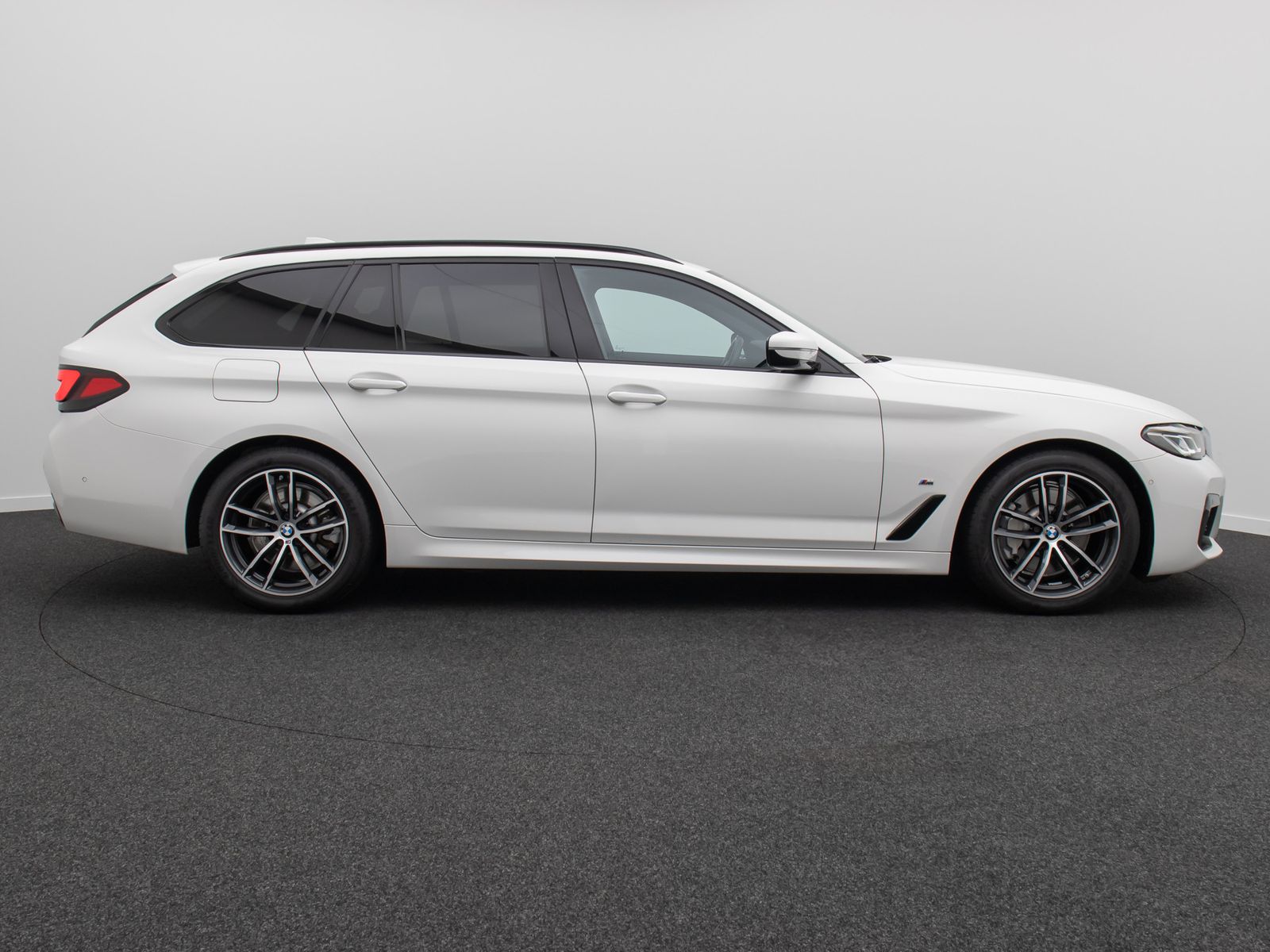 Fahrzeugabbildung BMW 530i M Sport Kamera HUD DAB Alarm HiFi 4xKlima