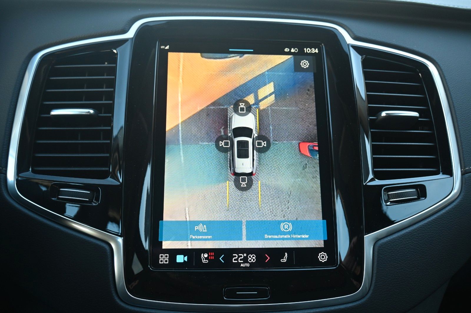 Fahrzeugabbildung Volvo XC90 B5D AWD Ultimate Bright*PANO*STHZ*LUFT*AHK