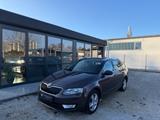 Skoda Octavia 1.6 TDI Elegance 4x4*Tempomat*PDC*AHK* - Skoda Gebrauchtwagen von 2013