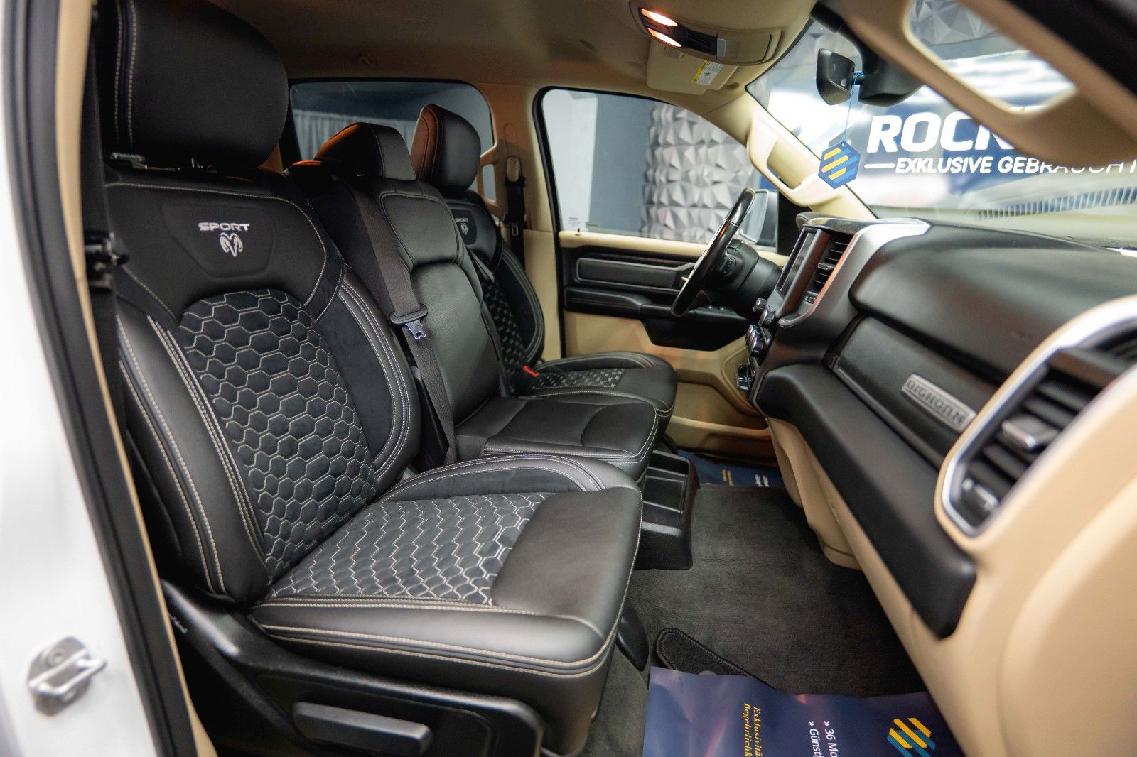 Fahrzeugabbildung Dodge RAM 5.7 V8 HEMI 4x4 OFFROAD LONGBED AXLE LOCK