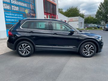 Volkswagen Tiguan - 4