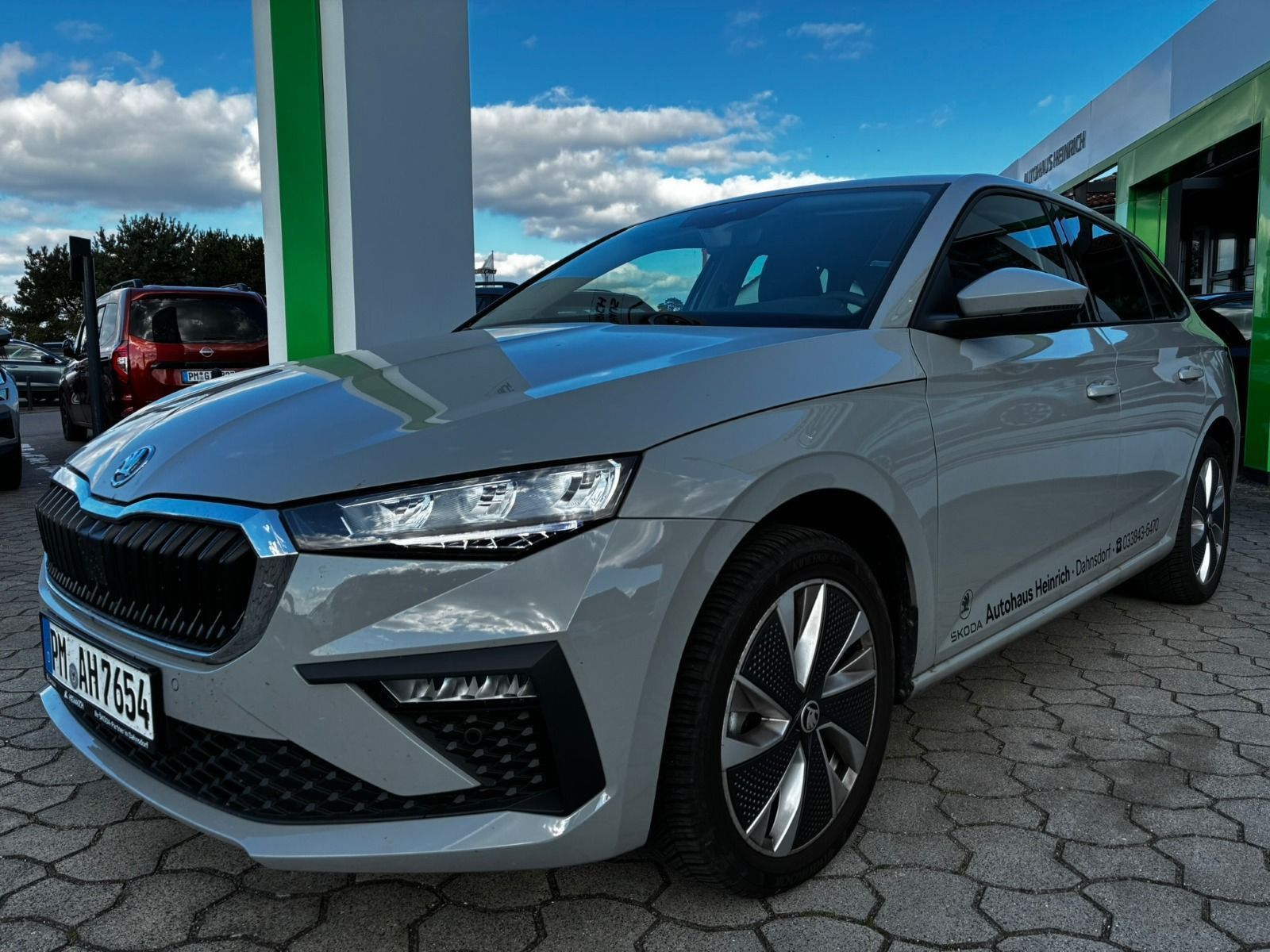 Fahrzeugabbildung SKODA Scala TSI DSG*RFK*NAVI*LED