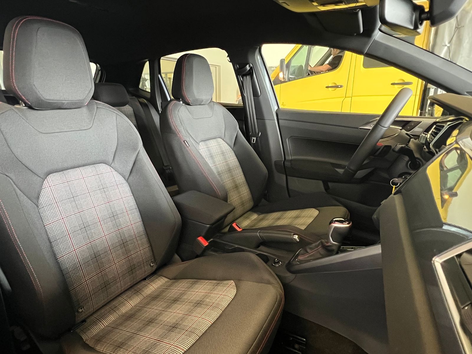 Fahrzeugabbildung Volkswagen Polo GTI 2.0 TSI DSG *IQ.Light, ACC, Ready2Disco