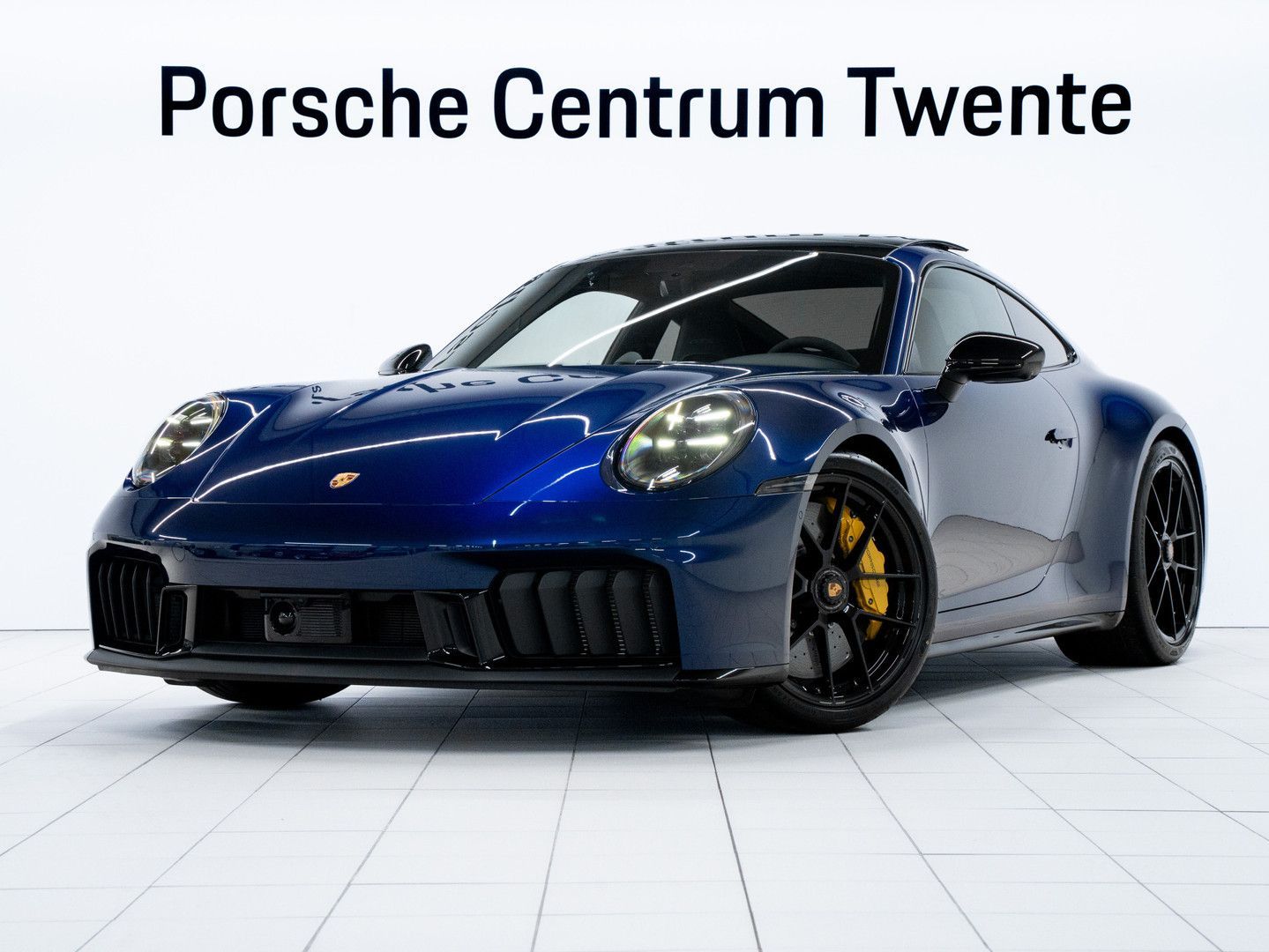 Porsche 992 Carrera 4 GTS
