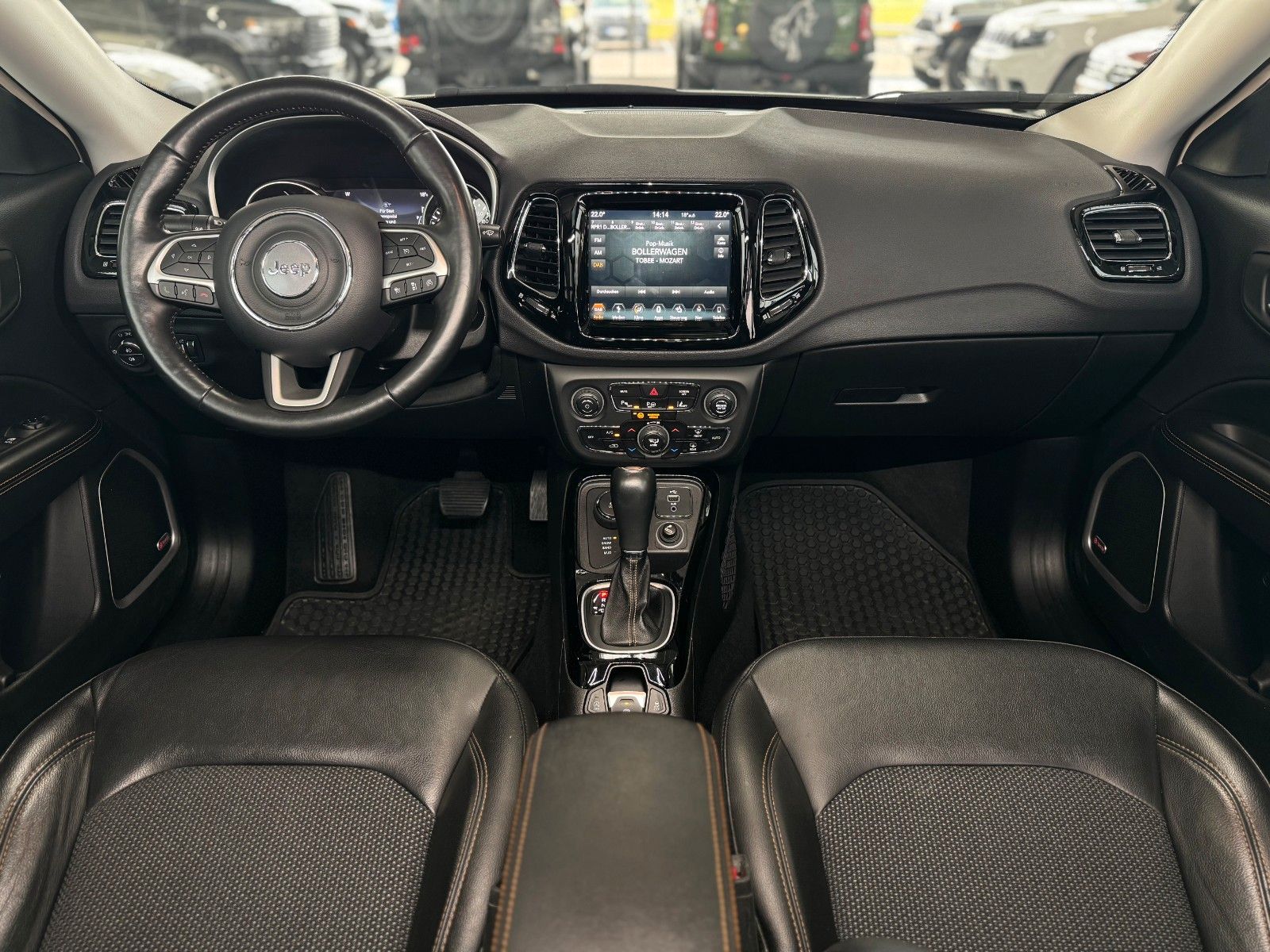 Fahrzeugabbildung Jeep Compass 1.4T Limited 4WD "Pano AHK Winterpaket"