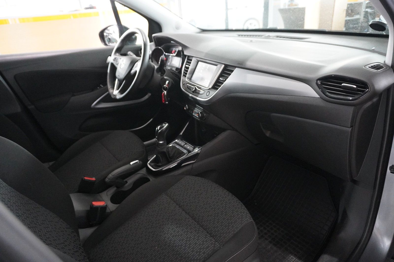 Fahrzeugabbildung Opel Crossland (X) 1.2 EDITION NAVI/LED/SHZ/PDC/TEMP.