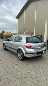 Opel Astra 1.6 Twinport Enjoy - Opel Astra aus 2004: 1.6