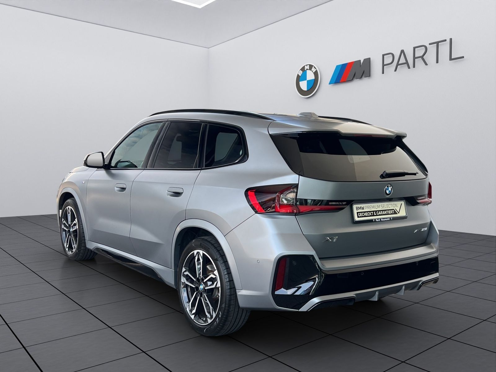 BMW X1 xDrive23i M Sportpaket NAVI LED HUD ACC imagem 3