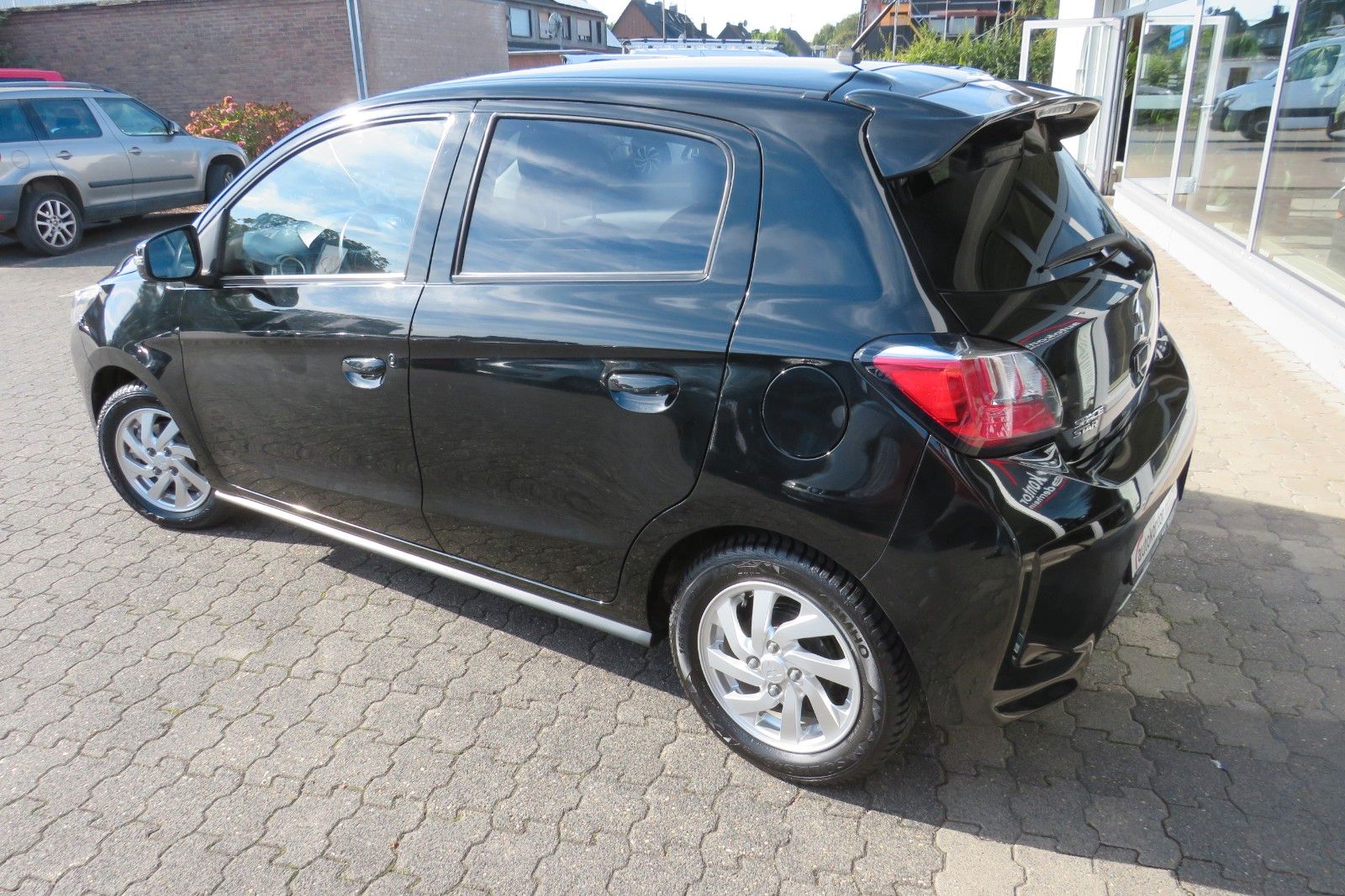 Fahrzeugabbildung Mitsubishi Space Star Edition SITZH. DAB KLIMA GRA ALU 1.HD