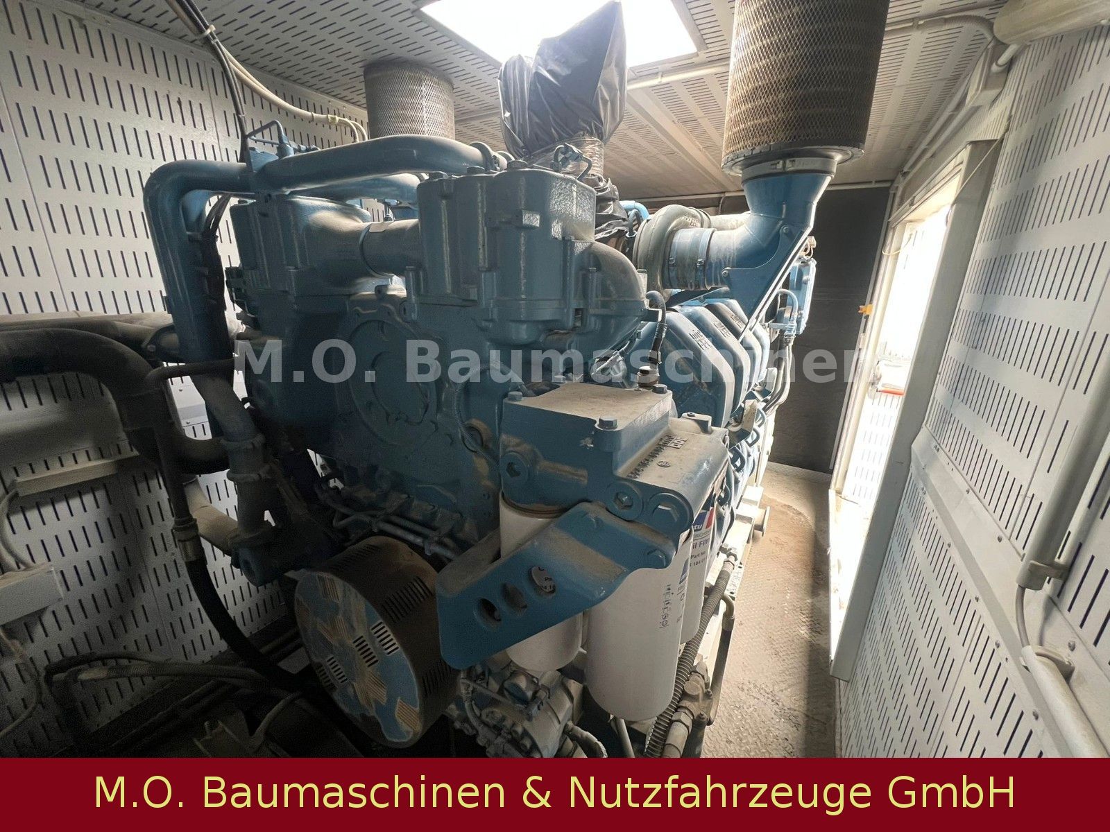 Fahrzeugabbildung Andere Stromaggregat 1000 KVA MTU / 8 Zylinder /