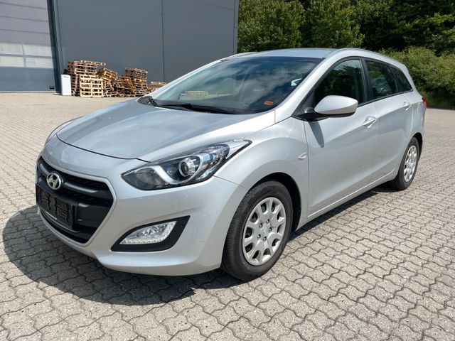 Hyundai i30 blue 1.6 CRDi 110pPS Style 26243