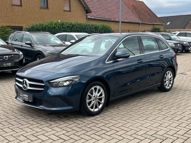 MERCEDES-BENZ B 180 Panoramadach+Leder+LED+Kamera+Service neu