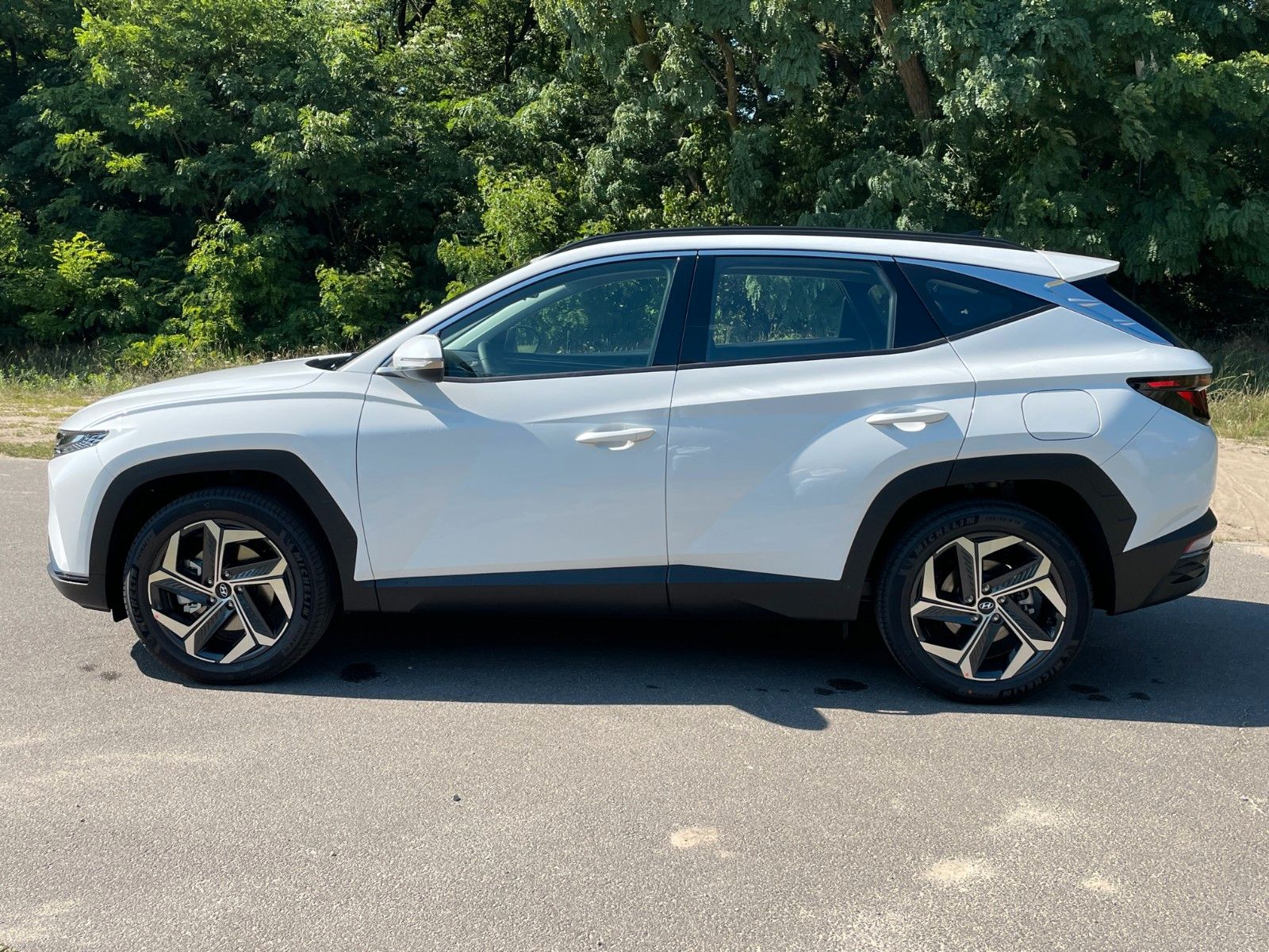 Fahrzeugabbildung Hyundai TUCSON 1.6 T-GDI Plug-in-Hybrid *Navi*Kamera*LED