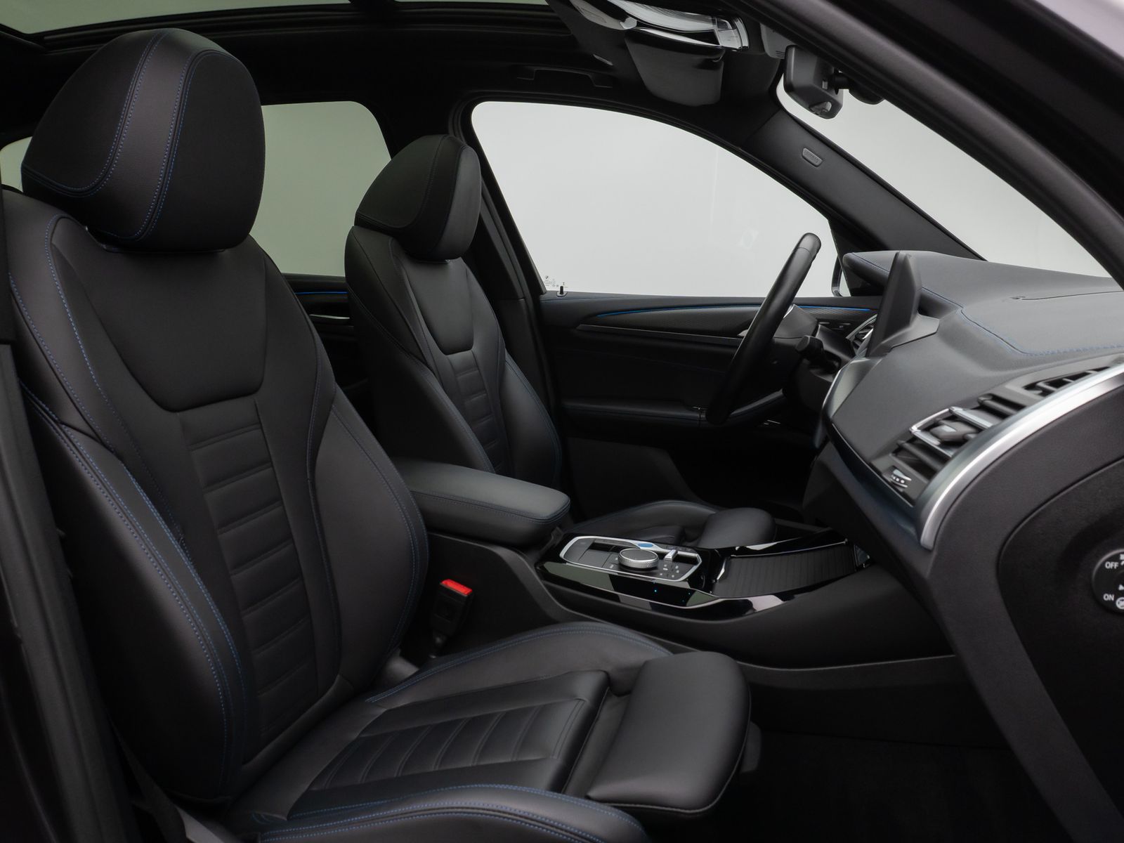 Fahrzeugabbildung BMW iX3 Impressive M Sport Panorama 360°HUD DAB H/K