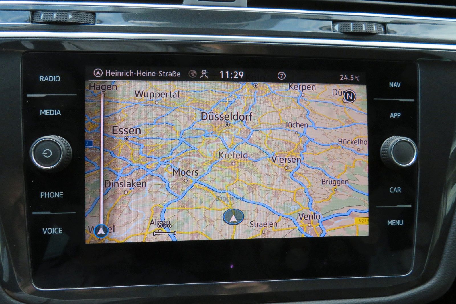 Fahrzeugabbildung Volkswagen Tiguan Life DSG AHK KAMERA ACC PDC SITZH. NAVI 1
