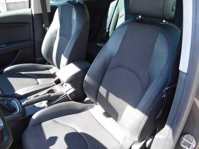 Fahrzeugabbildung Seat Leon FR/1.Hd/LED/150PS/Navi/SitzH/PDC/