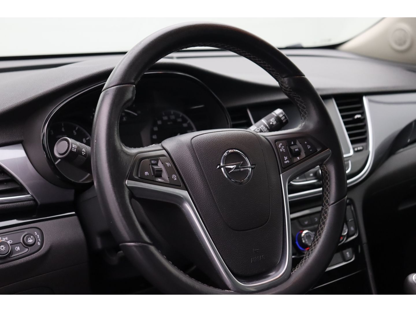 Fahrzeugabbildung Opel Mokka X 1.4 Edition AHK