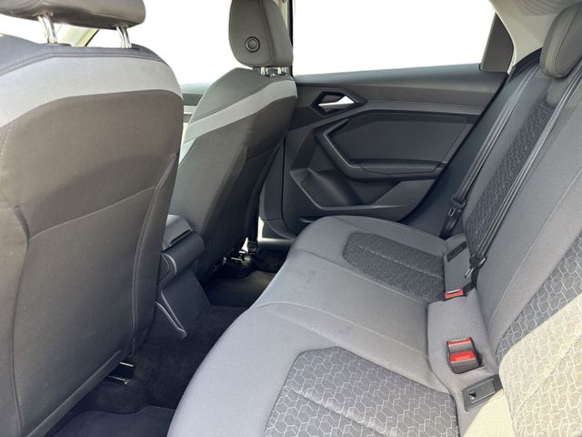 A1 Sportback 30 TFSI ADVANCED DCP+PDC+SMARTPHONE