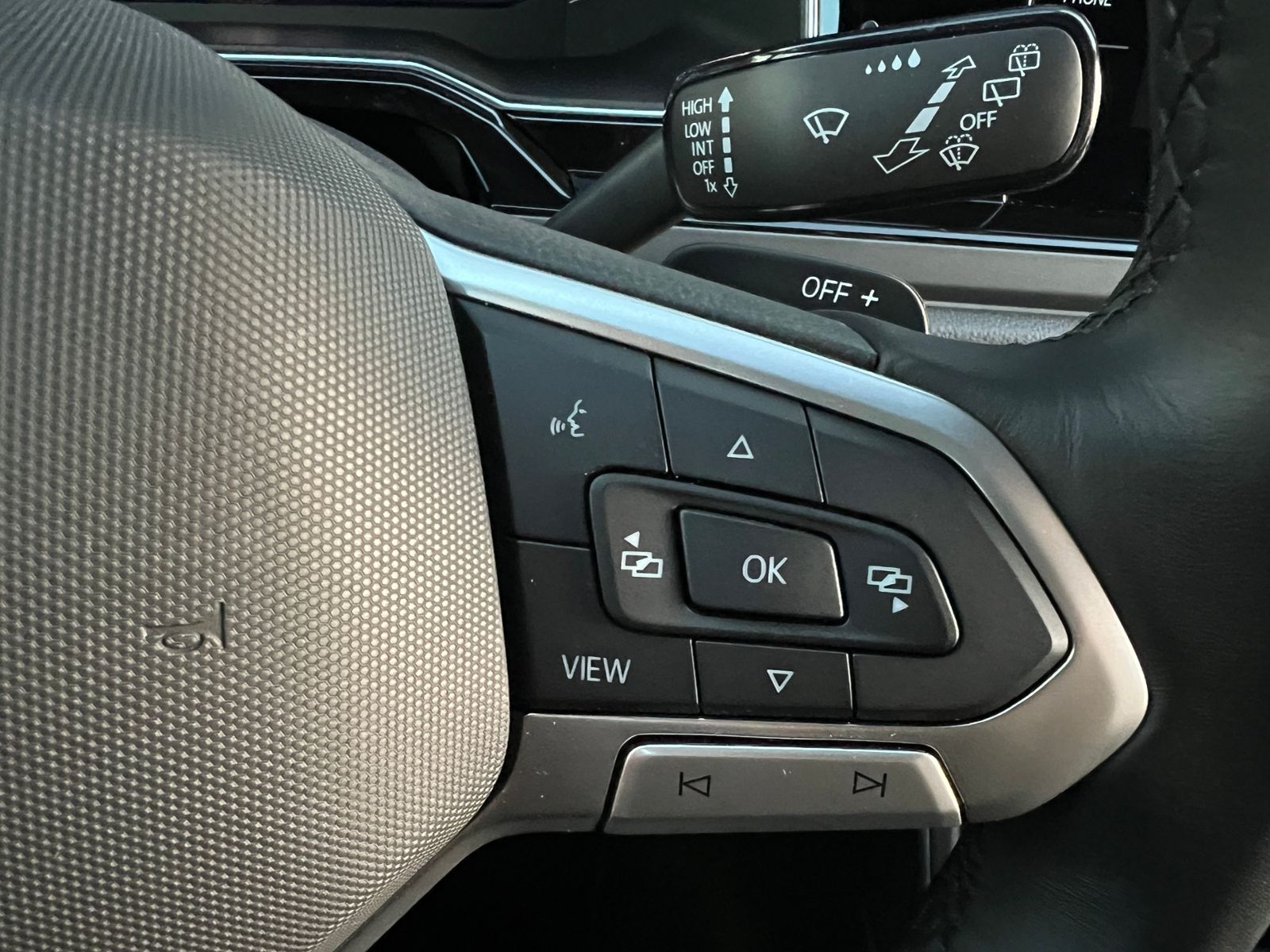 Fahrzeugabbildung Volkswagen Taigo R-Line 1.5 TSI DSG *AHK, IQ-Light, Navi, 1