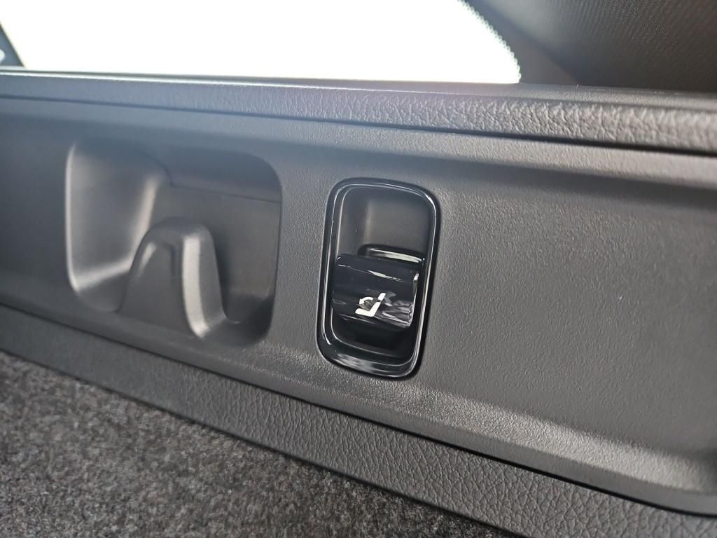 Fahrzeugabbildung Mercedes-Benz C 300 e T-Modell mit EQ Hybrid Technologie PDC