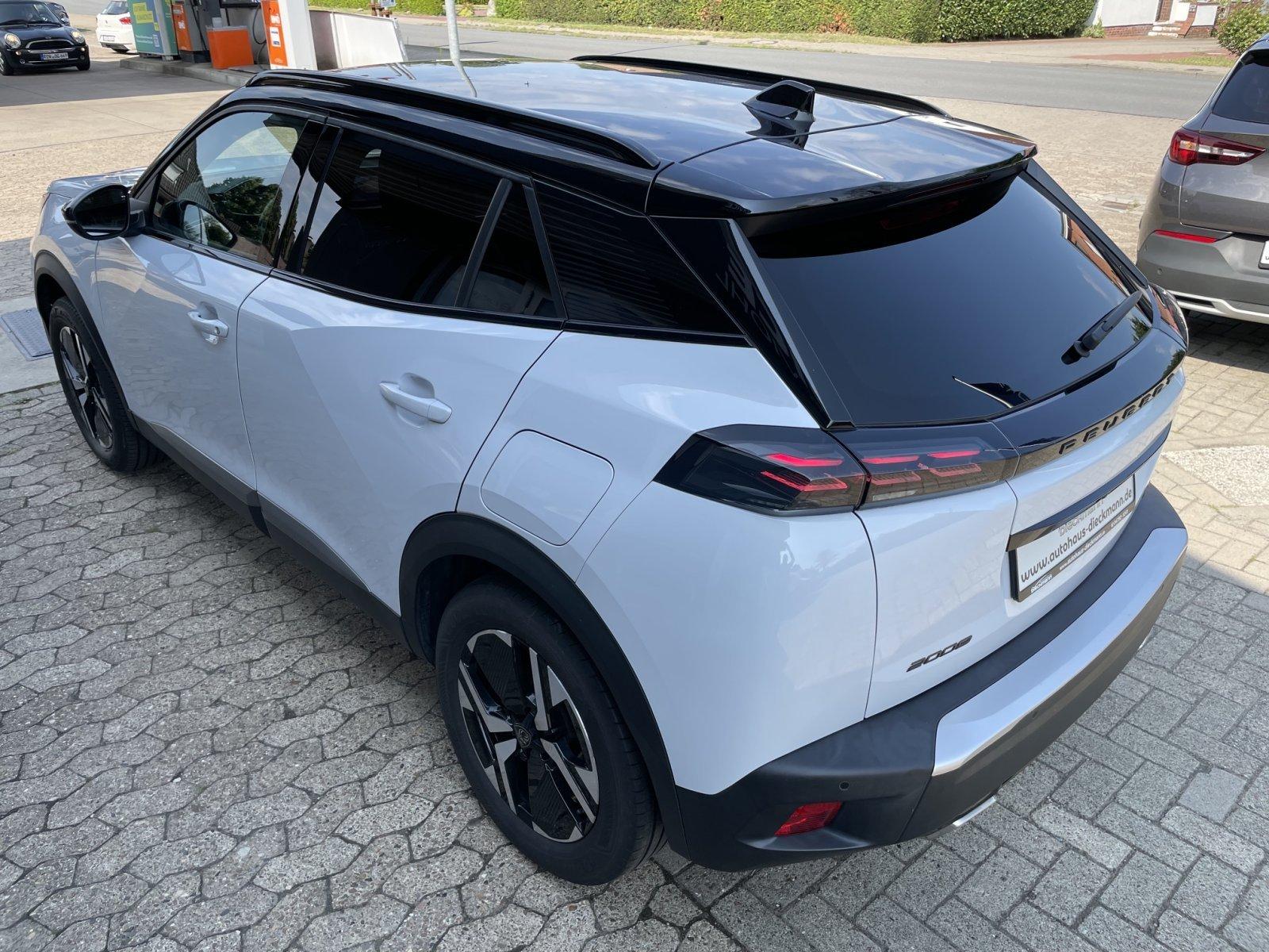 Peugeot 2008 PureTech 130 EAT8 GT SHZ / RFK