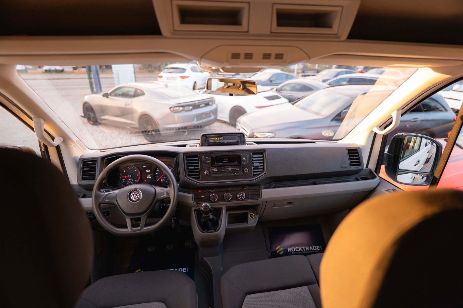 Fahrzeugabbildung Volkswagen Crafter Pritsche 35 DOKA lang FWD 7 Sitze 19%