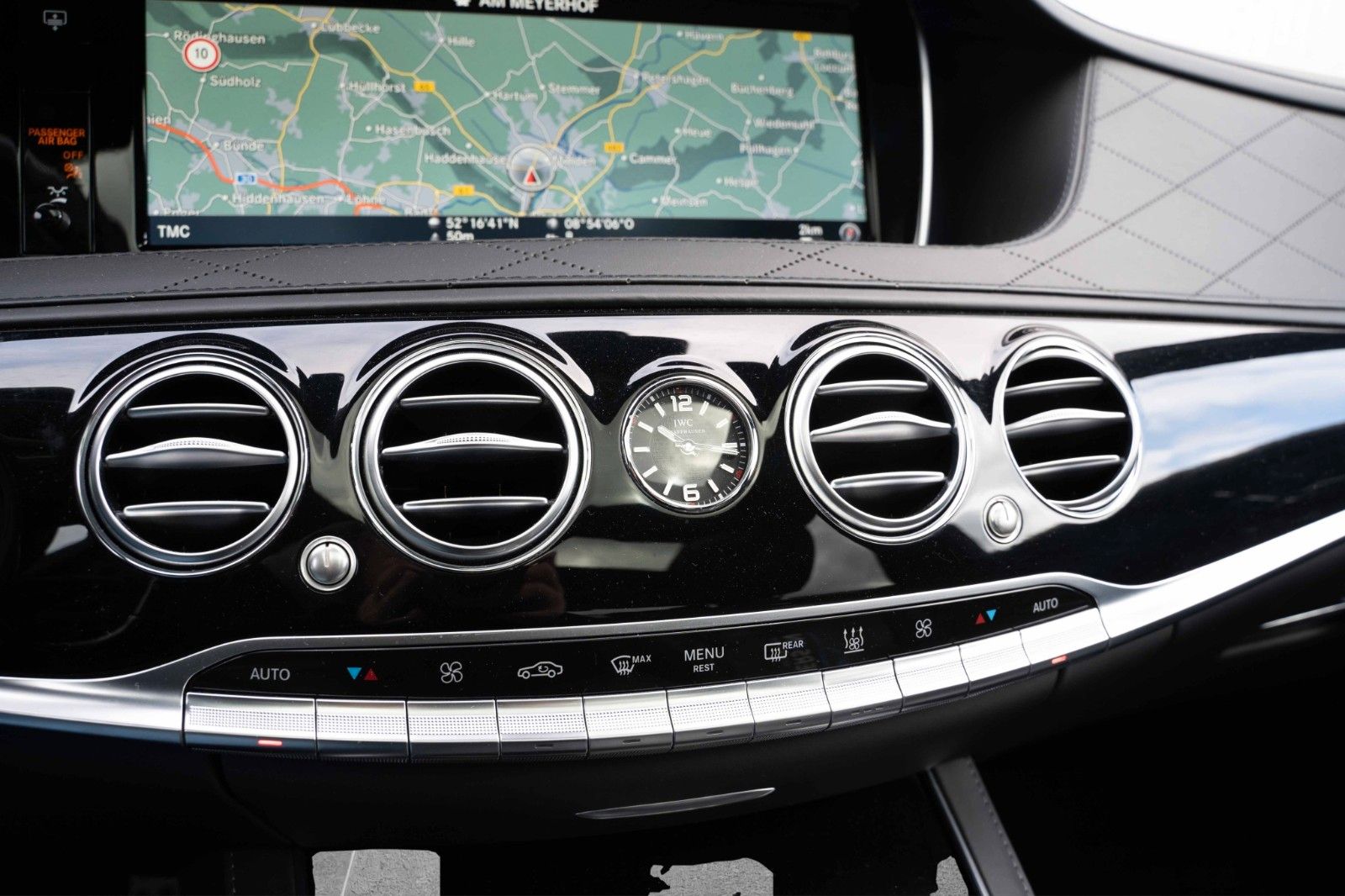 Fahrzeugabbildung Mercedes-Benz S 63 AMG L 4MATIC BURM PANO HUD LED DVD 360°
