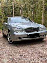 Mercedes-Benz Mercedes C 180, Wenig Kilometer, 2. Hand - gebrauchte Mercedes-Benz C 180 aus dem Jahr 2002