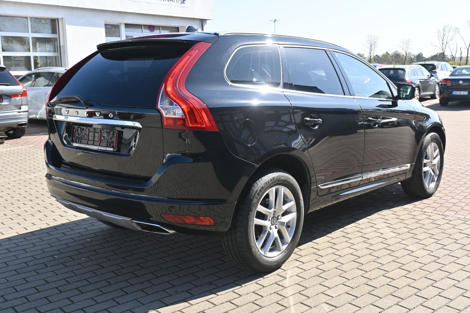 Fahrzeugabbildung Volvo XC60 D4 FWD Autom. Summum*STDHZG*RFK*