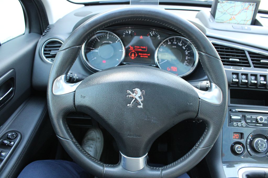 PEUGEOT 3008 – Bild 14 von 22