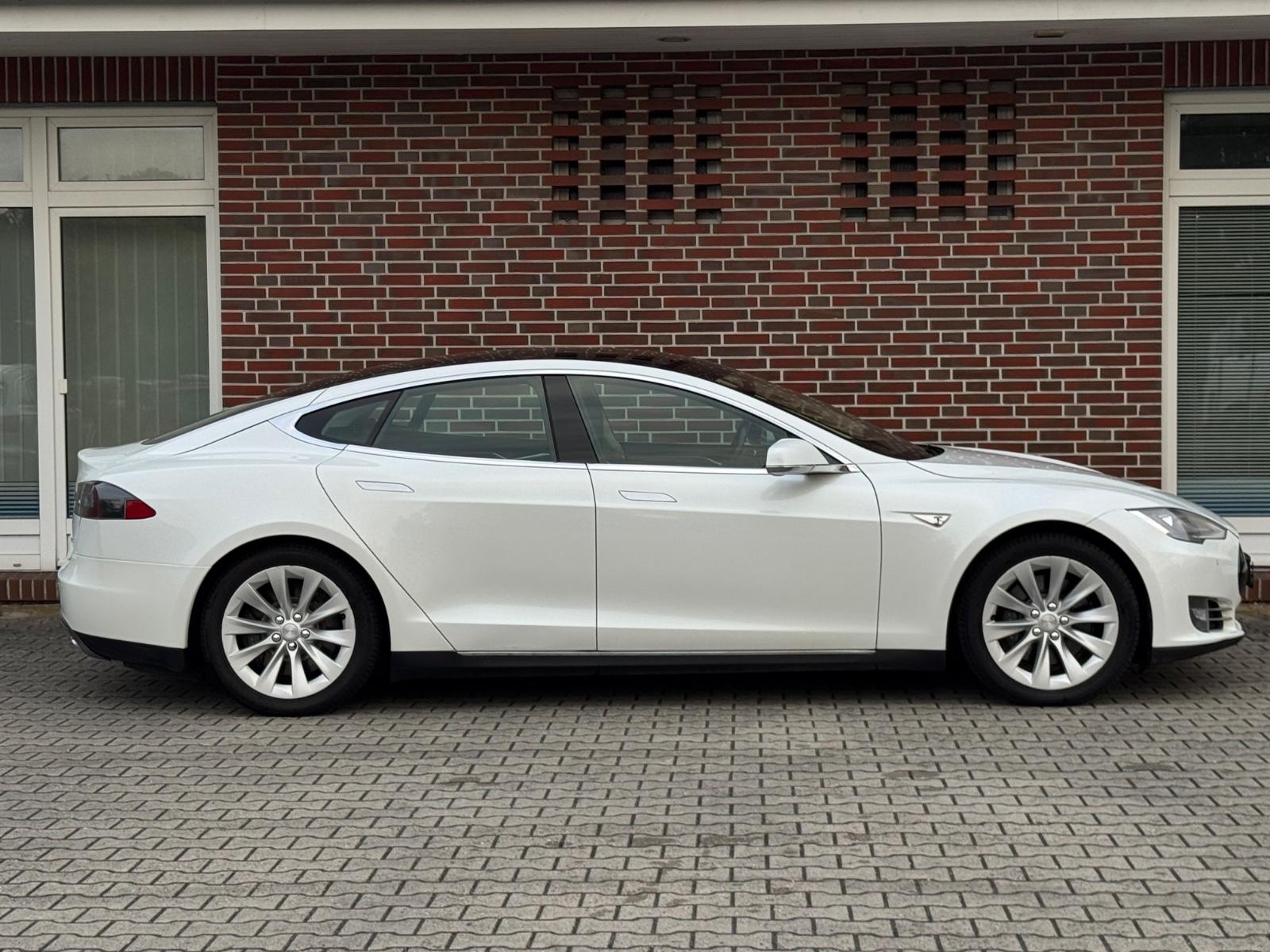 Tesla Model S 85 306ch - Supercharge Gratuite - Soh 94% - CCS - Jantes 19" - Led