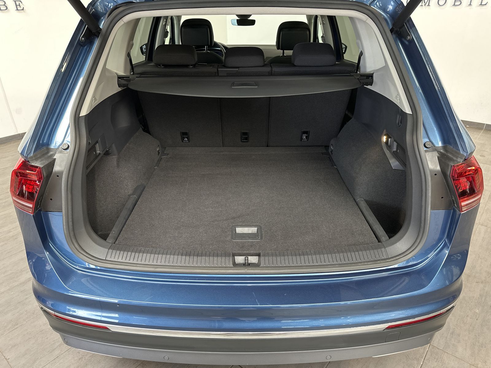 Fahrzeugabbildung Volkswagen Tiguan Allspace 2.0 TDI 4M HL NAV+LED+AHK+PANORA