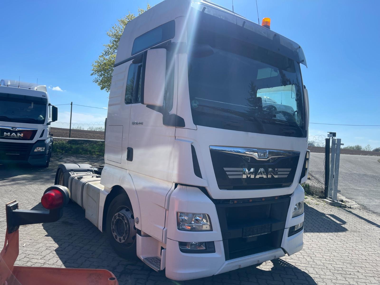 MAN TGX 18.440 XXL   Euro 6 Mega Lowliner 420,460,50