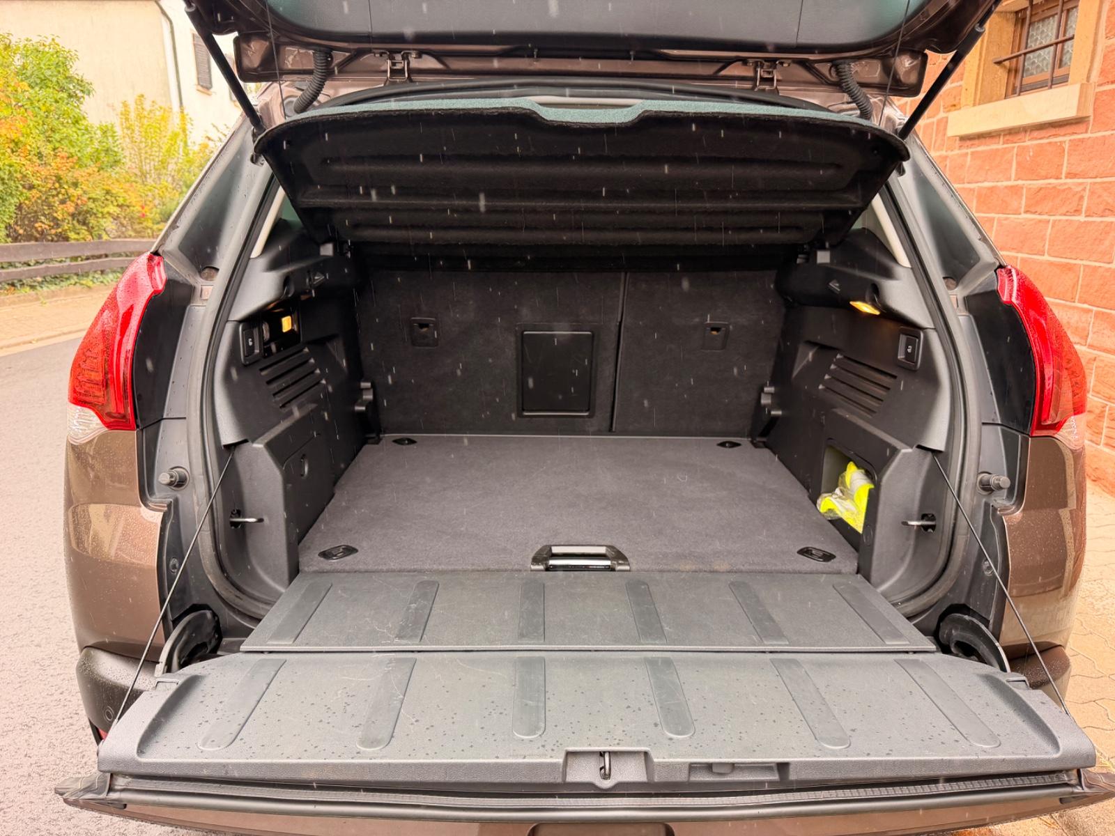Peugeot 3008 Allure 1.6 16V Turbo Navi / Pano / Xenon