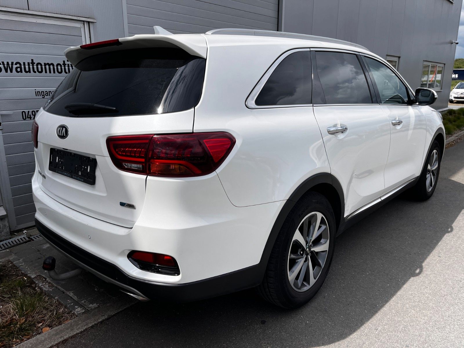 Kia Sorento 2,2D 7pl / CAMERA / NAVI / LEDER / 2WD imagem 2