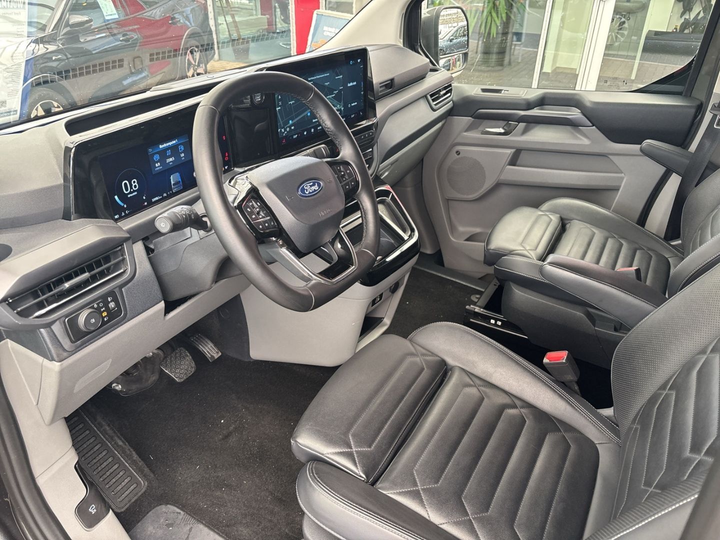 Fahrzeugabbildung Ford Tourneo Custom Bus 320 L1 Titanium X AWD AT Lede