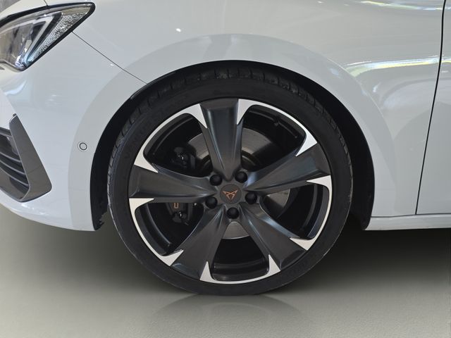 Leon Sportstourer 2.0 TSI VZ 4Drive*AHK*KAM*