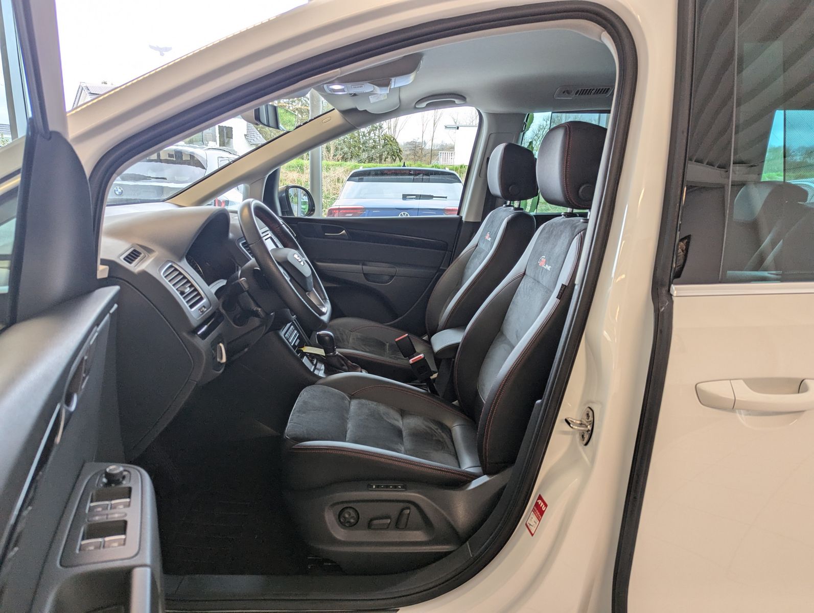 Fahrzeugabbildung SEAT Alhambra 1.4 TSI FR 7-Sitze ACC Bi-Xen Cam AHK