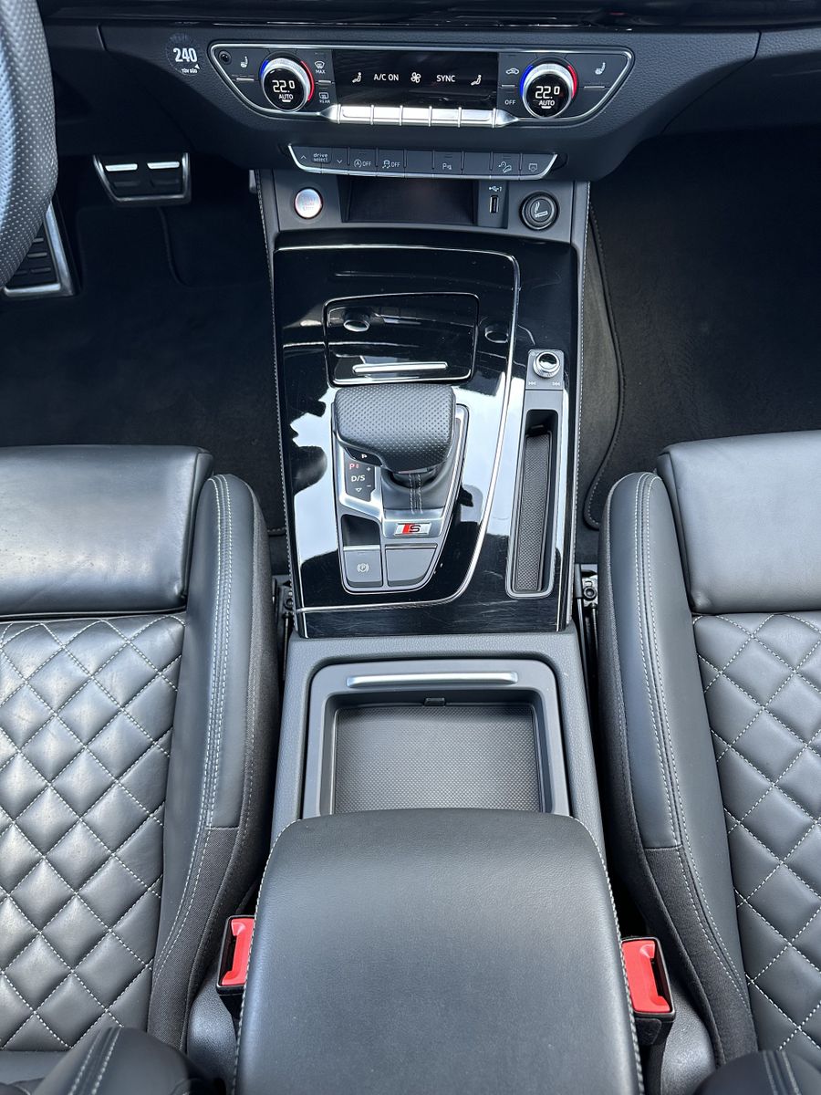 Fahrzeugabbildung Audi SQ5 Black NAV+LED+KAMERA+LUFTFEDERUNG+21ZOLL+VC