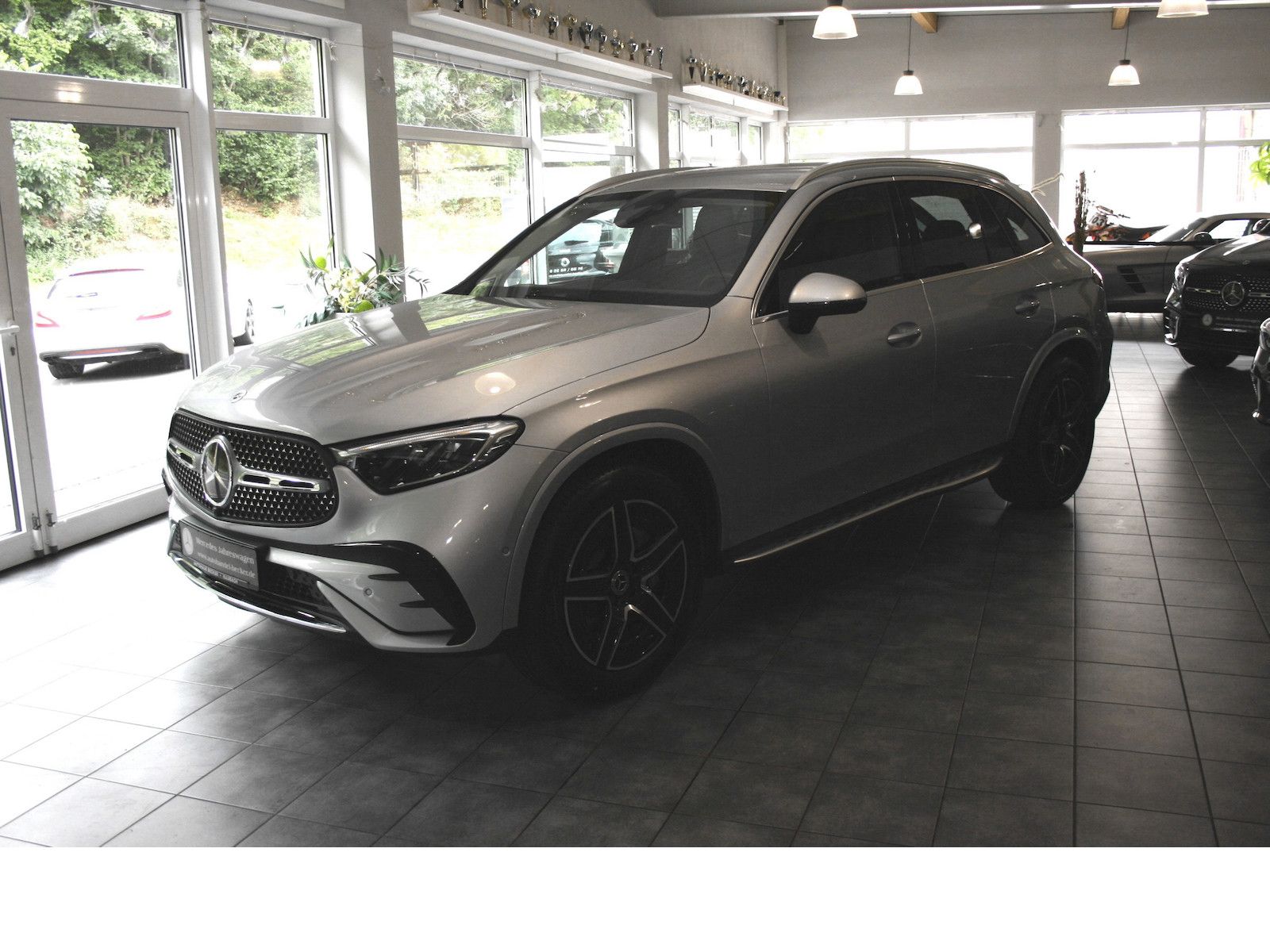 Fahrzeugabbildung Mercedes-Benz GLC 220 d 4M AMG *Distronic*AHK*Leder*Trittbrett